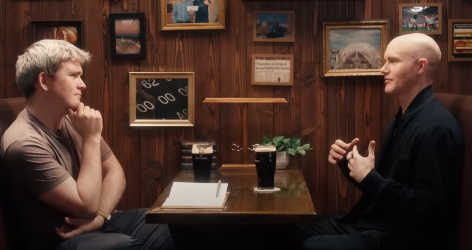 بنیانگذار کوین بیس در پادکست Cheeky Pint - منبع: YouTube